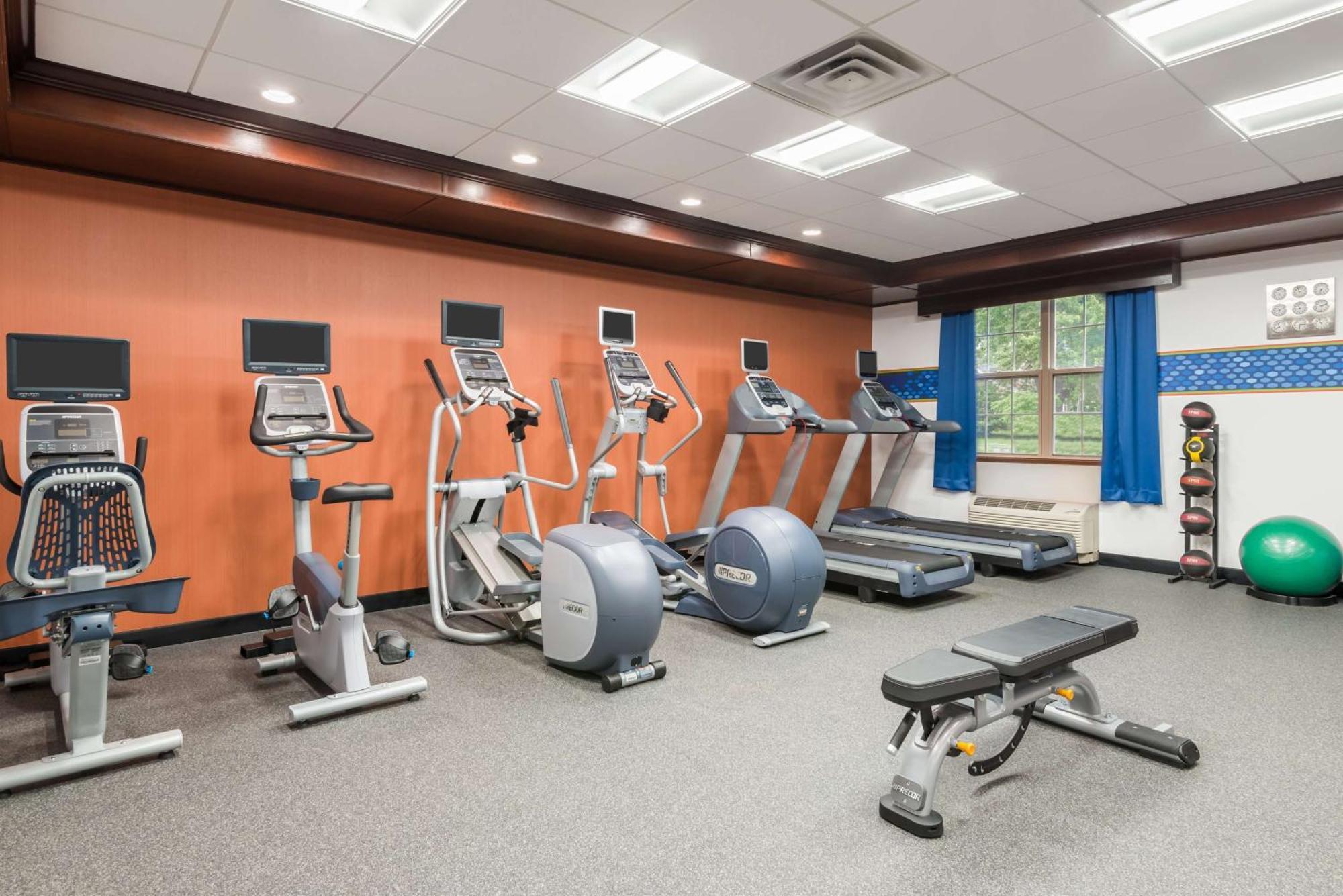 Hampton Inn Buffalo-Уильямсвилл Экстерьер фото