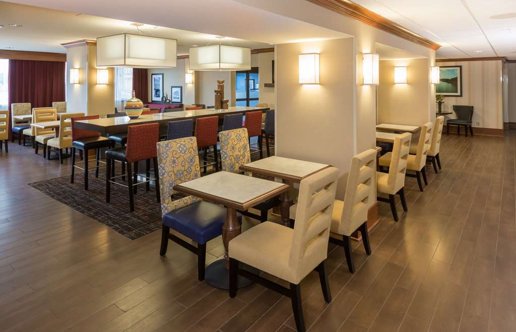 Hampton Inn Buffalo-Уильямсвилл Ресторан фото